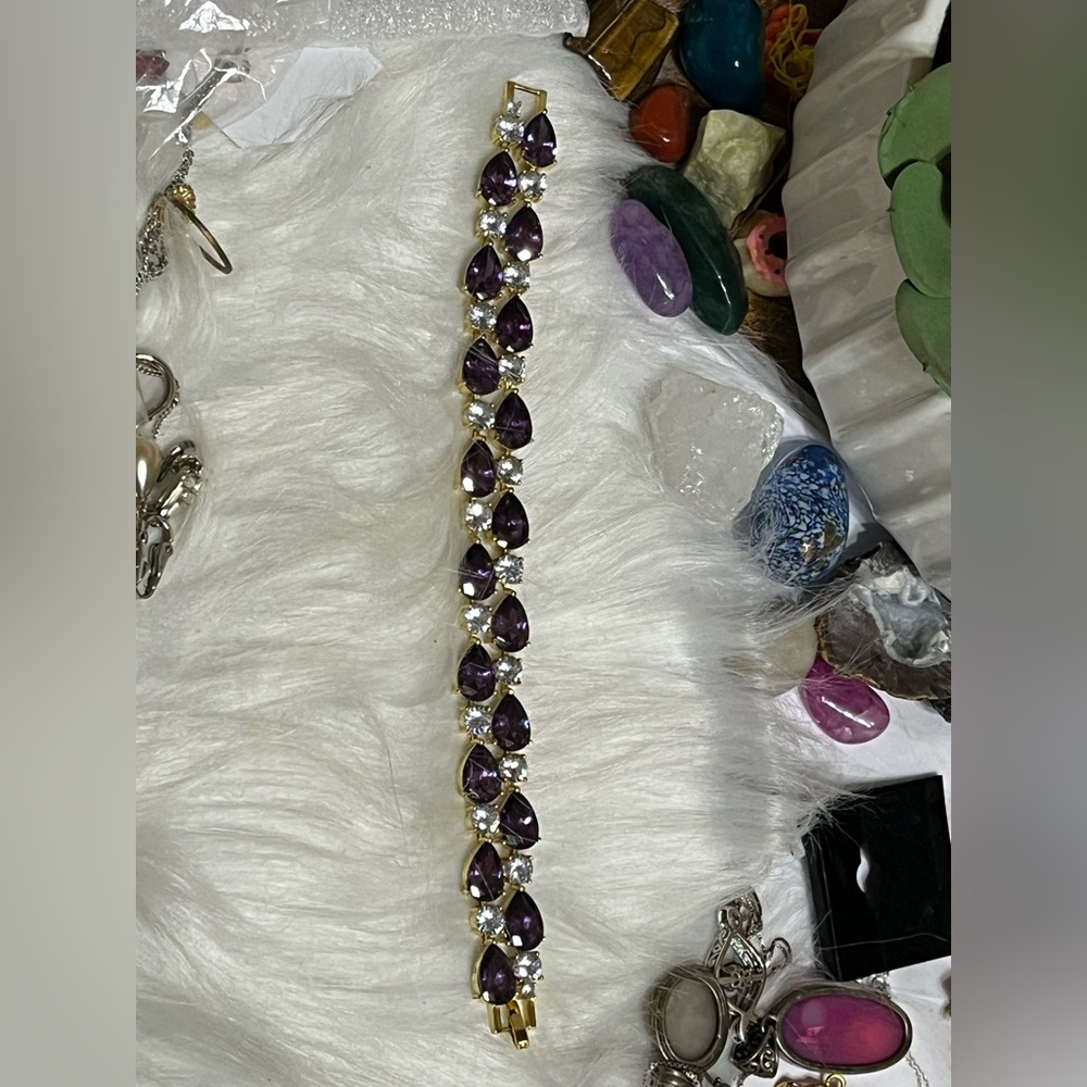 Gorgeous Amethyst Bracelet - Picture 14 of 14